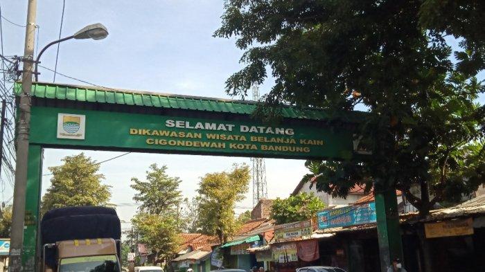 Gerbang masuk Kawasan Sentra Tekstil, Cigondewah