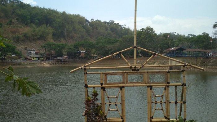 Suasana Situ Sipatahunan di Baleendah