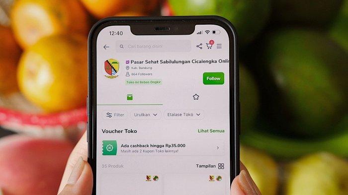 Pedagang Pasar Sabilulungan Cicalengka, Kabupaten Bandung dapat memasarkan dagangannya secara online melalui Tokopedia