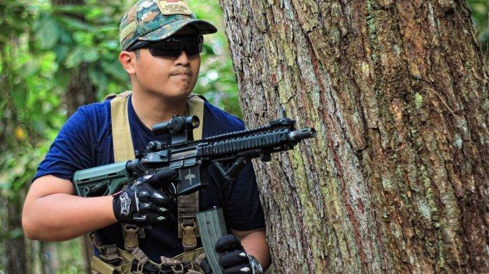 Ahmad Fikri Aiman, lurah muda yang hobi nonton bioskop bersama istri