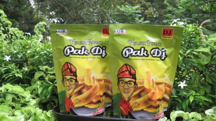 Mengusung brand Pak DJ, UMKM Drama Jaya Snack ini memproduksi makanan ringan berbahan baku pisang.