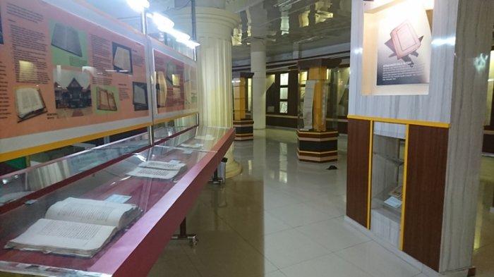 Suasana di dalam Museum Gentala Arasy, Kota Jambi.