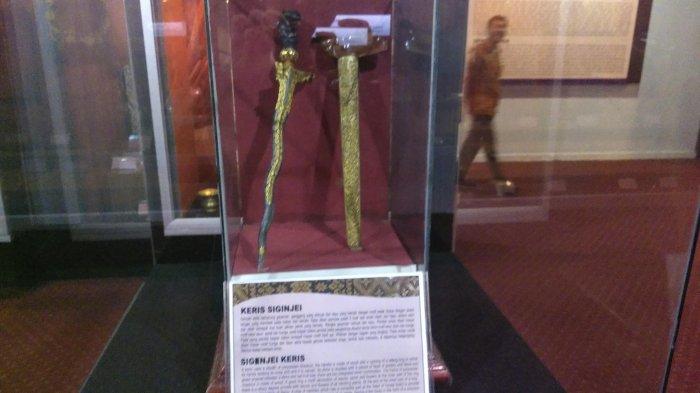 Koleksi yang ada di Museum Siginjai Jambi
