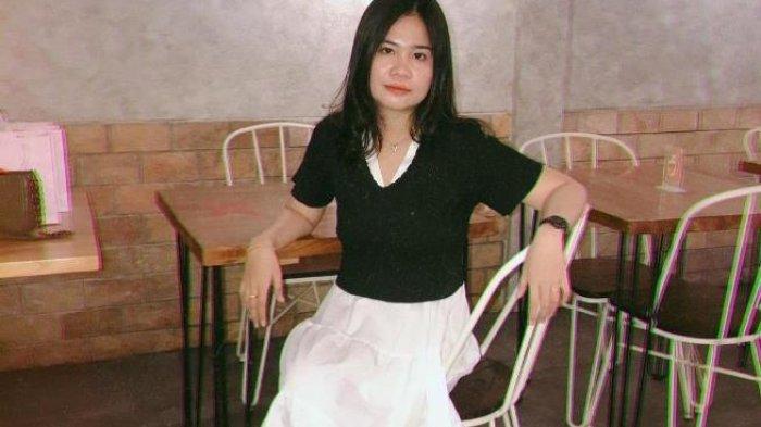 Tilla.