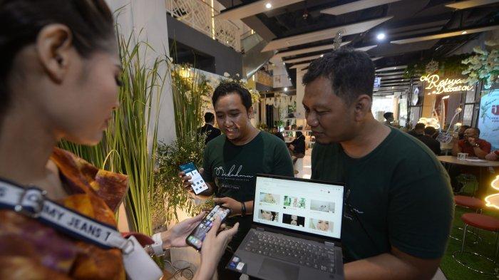 APLIKASI NIKAHMU - Founder Novi Kurniawan dan Amiridzal Jundi menunjukan