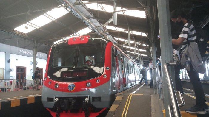 KRL Jogja-Solo Lakukan Uji Coba dari Stasiun Yogyakarta ke Solo Balapan
