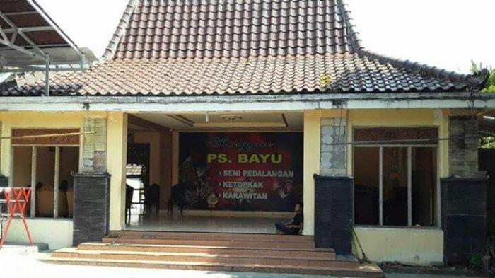 Rumah sanggar di desa wisata Pajangan.
