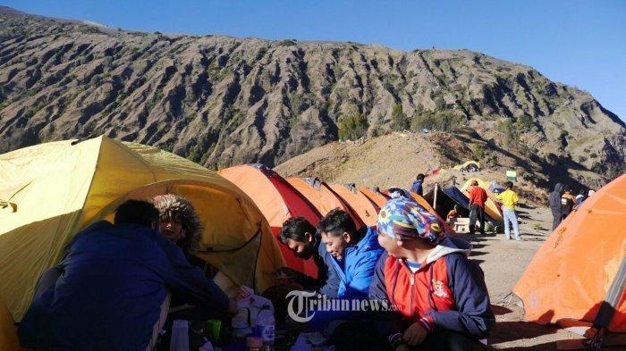 Ilustrasi, ketika hari libur, gunung-gunung favorit seperti Prau dan Andong di Jawa Tengah hampir pasti dipadati para pendaki.