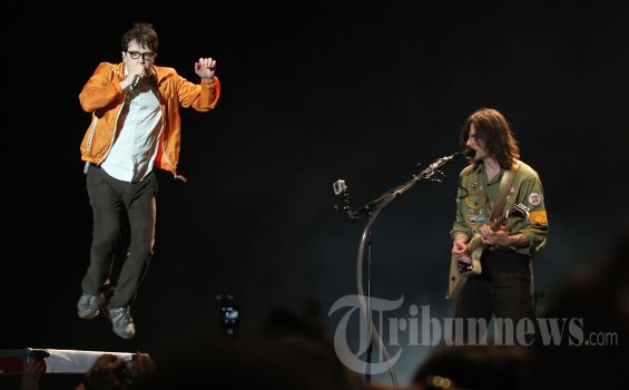Jelang Soundrenaline 2022, Weezer Cover Lagu Anak Sekolah dari Chrisye