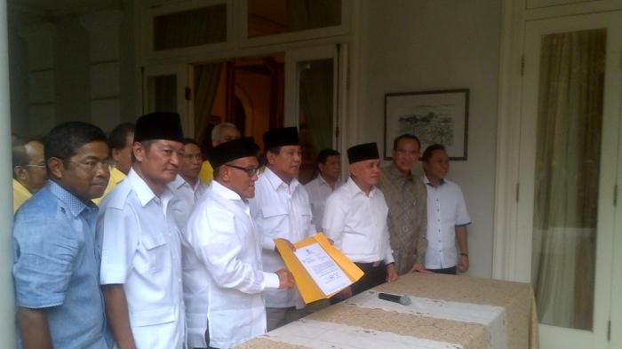 Prabowo Terharu Didukung Aburizal Bakrie