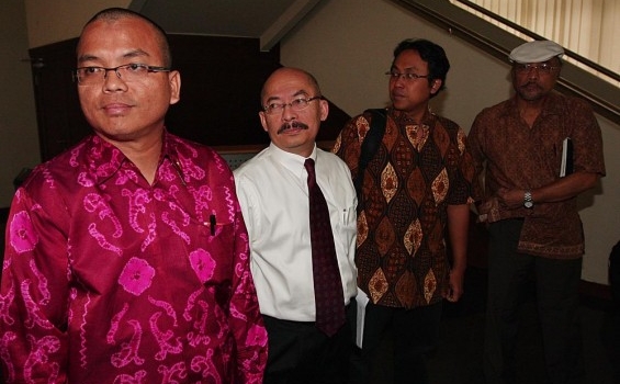 Aroma Rekayasa Bermotif Politik di Balik Gerakan Satgas