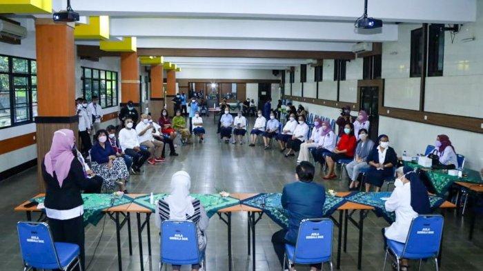 Dicurhati Penyintas dan Korban Kekerasan Seksual, Gus Muhaimin Menangis