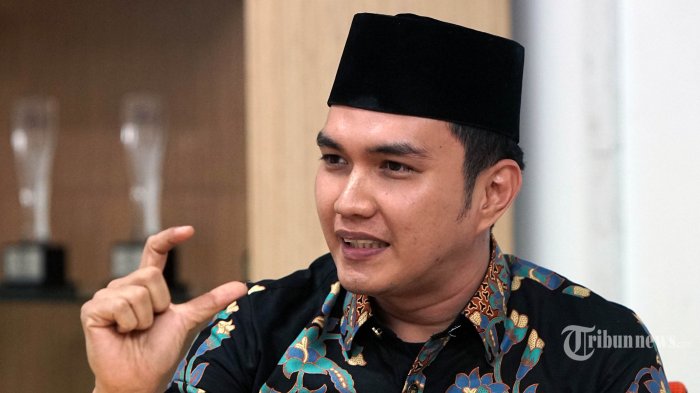 Aldi Taher yang menyebut dirinya sebagai ustaz