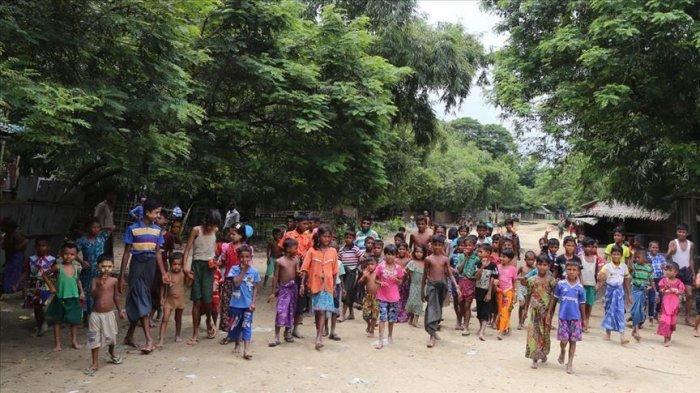 Pandemi coronavirus atau Covid-19 semakin meluas dan menambah kekhawatiran berbagai kalangan, termasuk Bangladesh. Diketahui, Bangladesh telah berlakukan lockdown di 34 kamp pemukiman pengungsi Rohingya di distrik COx's Bazar, selatan Bangladesh.