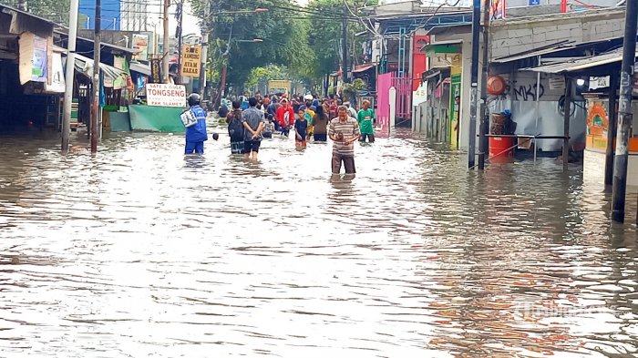 Usai Diguyur Hujan Deras, Sejumlah Titik di Jaktim Tergenang Banjir, Tinggi Air Hingga 50 Cm