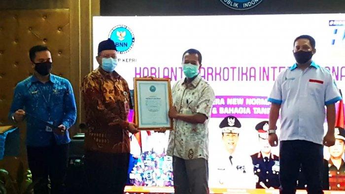 Bea Cukai Batam Terima Penghargaan Atas Peran Aktif Pemberantasan Narkotika Dari BNN Kepulauan Riau