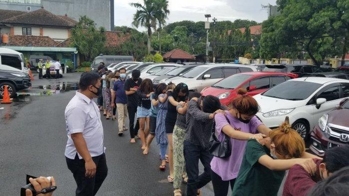 BERITA FOTO: Penggerebekan Belasan PSK Remaja di Sebuah Apartemen Dekat Bandara Soetta