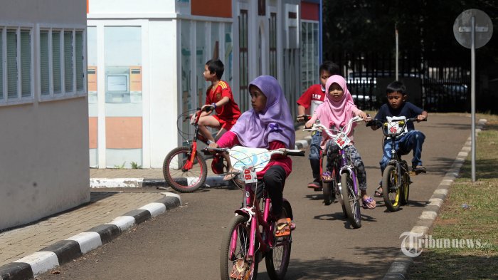 Sayangi Jantung Bisa Diawali Ajak Anak Main di Luar Rumah