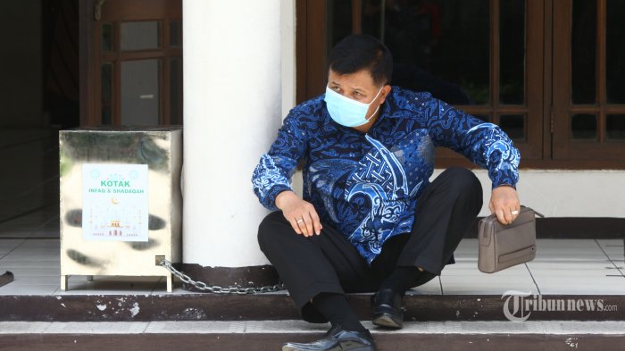 Geledah Rumah Kerabat Aa Umbara, KPK Angkut Dokumen Terkait Kasus Korupsi
