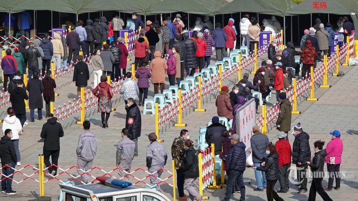 Kasus Covid-19 Melonjak, China Lockdown Kota Shanghai Secara Bergiliran