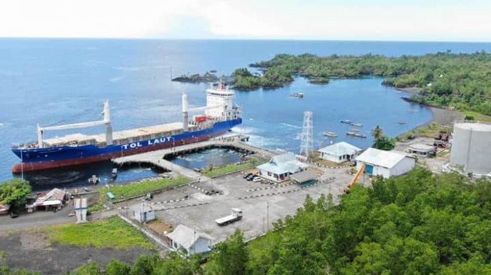 Kemenhub Lepas Pelayaran Perdana Tol Laut Rute T-10 di Pelabuhan Galela