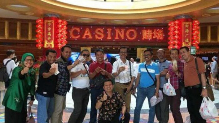 Foto Anggota DPRD Pegang Uang Dollar di Depan Kasino Jadi Viral, Ini Kata Ketua DPRD Limapuluh Kota