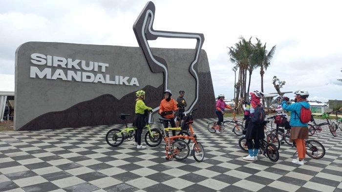 Komunitas Gowes Emak-emak Sosialita, Terbang dari Jakarta ke Mandalika untuk Nonton MotoGP
