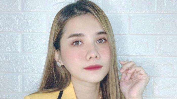 Selain Bisnis Kuliner, Aktris Era Lolita Kini Aktif di Organisasi Partai