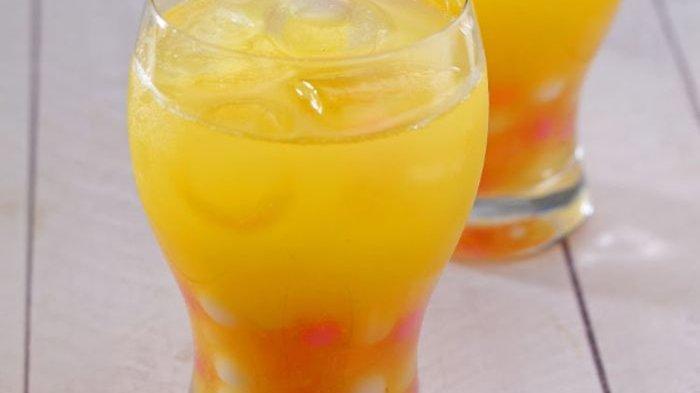 Es nanas bola jeli, minuman segar untuk buka puasa.
