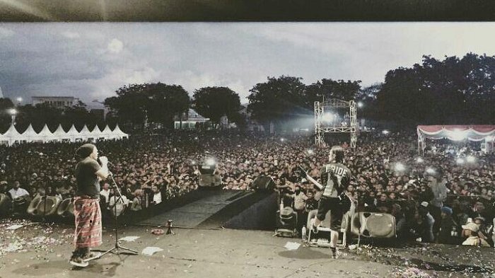 Lautan Manusia di Festival Crossborder Kemenpar di Atambua