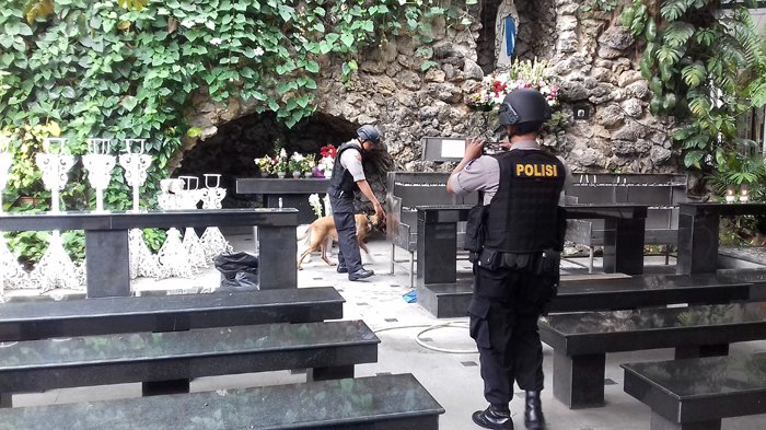 Jemaat Gereja Katedral Diperbolehkan Parkir Kendaraan di Lahan Parkir Masjid Istiqlal
