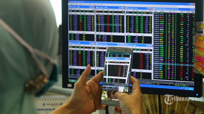 Sore Ini IHSG Ditutup Melemah Tipis, Saham di Enam Sektor Seret ke Zona Merah