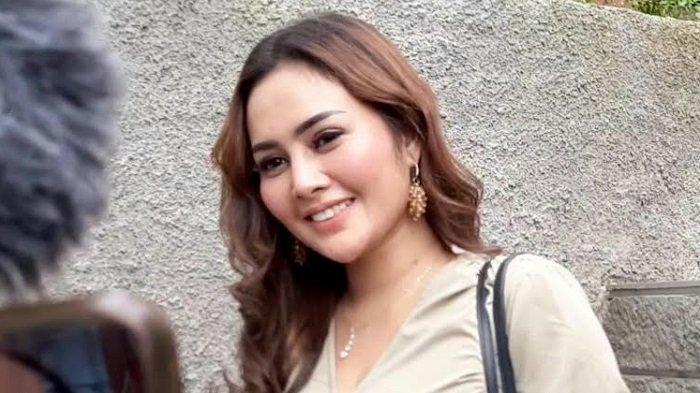 Tak Dinafkahi Maell Lee, Intan Ratna Juwita Jualan Es Kelapa Muda untuk Bertahan Hidup