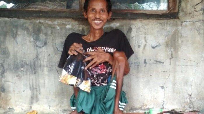 Kisah Ulee Tetap Bersedekah dalam Keterbatasan Fisik, Sisihkan Keuntungan dari Jualan Kaus