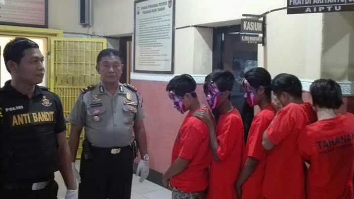 Masuk Komplotan Jambret, Tiga Pelajar Memeras Demi Minuman Keras dan Sabu