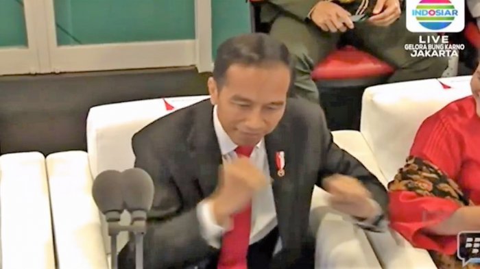 Jokowi Goyang Dayung Saat Via Vallen Lantunkan Lagu Meraih Bintang