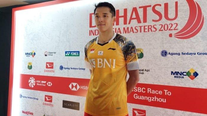 Jonatan Christie usai takluk pada babak pertama Indonesia Masters 2022 di Istora Senayan, Jakarta, Rabu (8/6/2022).