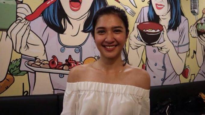 Idolakan Rizky Febian, Mikha Tambayong Merasa Tertantang Duet Bareng