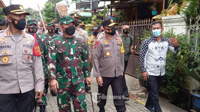 PPKM Dimulai, Kapolda Metro dan Pangdam Jaya Maksimalkan Kampung Tangguh Jaya