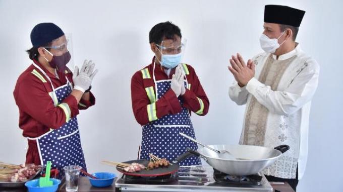 Rayakan Momen Idul Adha Bersama Kepala BNPT, Napiter Unjuk Kebolehan Memasak Daging Kurban