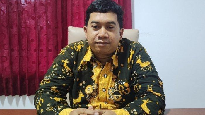 Kendaraan Operasional Kurang, Ketua Bawaslu Indramayu Naik Ojek Online ke Kantor