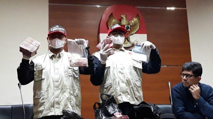 Kronologi OTT Hakim Kayat, Kelabui Petugas KPK dengan Keresek Hitam Berisi Botol Minum Bekas
