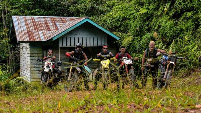 Kisah Ibnu Jamil Jadi Anak Motor, 6 Hari 5 Malam Nyerempet Bahaya di Trek Ganas Hutan Malinau-Krayan