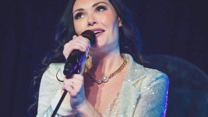 Lirik Lagu If He Wanted To He Would - Kylie Morgan: If He Loved You, He Would Tell You