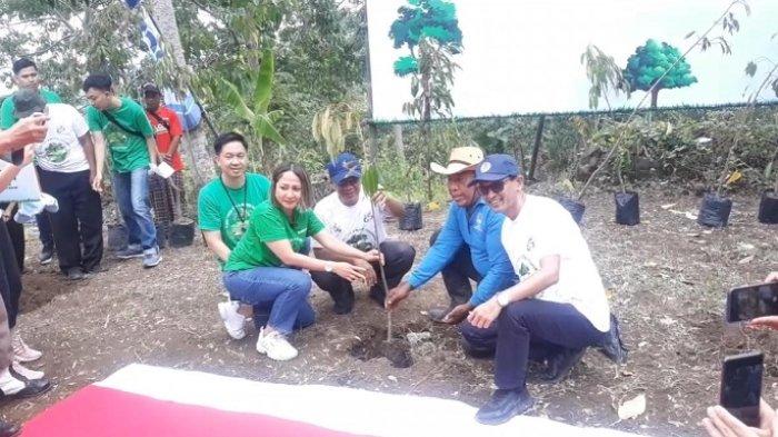 Bupati Lombok Barat Lakukan Penanaman 1000 Pohon Durian di Gunung Sasak