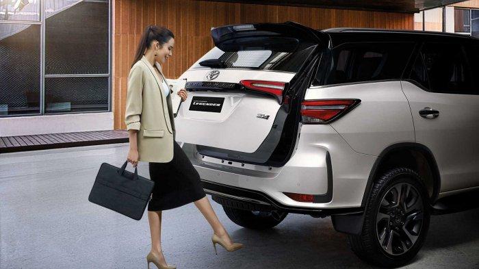 Sentuhan baru di eksterior belakang Look Fortuner Facelift.