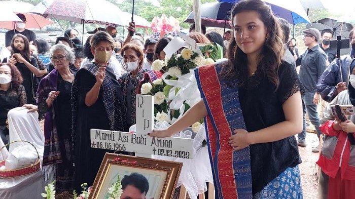 Ditinggal Sang Ayah Jelang Natal, Marsha Aruan: Doakan, Semoga Aku dan Keluarga Kuat
