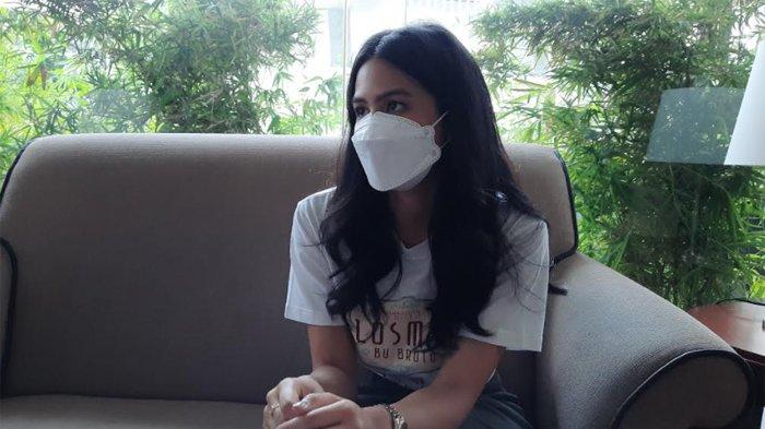 Maudy Ayunda Bangga Wajahnya Nampang di Times Square New York Dalam Kampanye Kesetaraan Perempuan