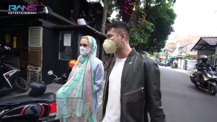 Bukan tanpa sebab Mulan Jameela rindu, ternyata ia dan Ahmad Dhani terpaksa pisah rumah karena sang suami sedang sakit.