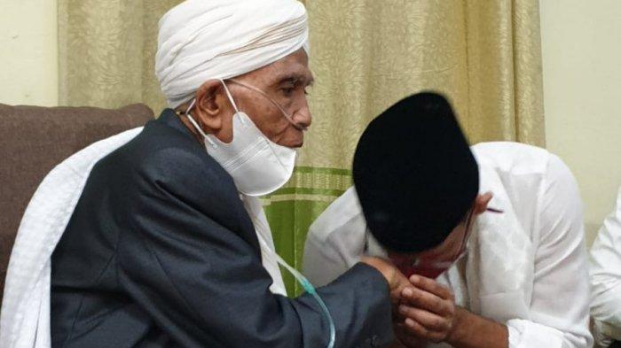 Silaturahmi ke Tuan Guru Turmudzi Badarudin, Nadiem Dapat Wejangan soal Pembangunan Akhlak